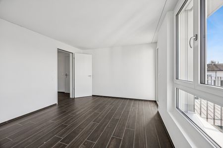 ERSTVERMIETUNG: 2.5-Zimmerwohnung an bester Lage in Zürich-Oerlikon - Photo 2