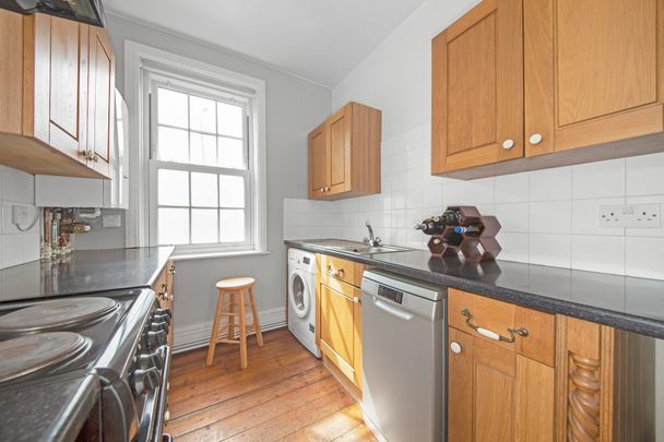 Brant Houses, Greenwich, SE10, London - Photo 1
