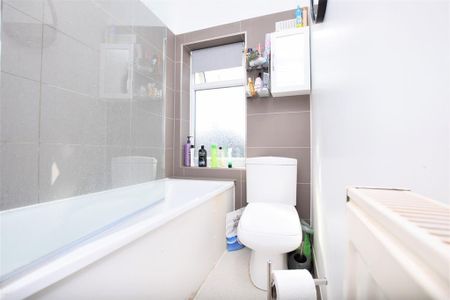 2 bedroom terraced house to rent - Photo 2