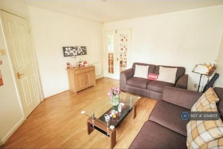 3 bedroom end of terrace house to rent - Photo 2