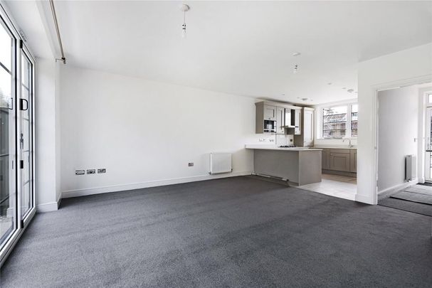 3 bedroom terraced house to rent - Photo 1