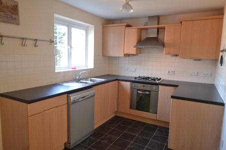 3 bedroom terraced house to rent - Photo 3