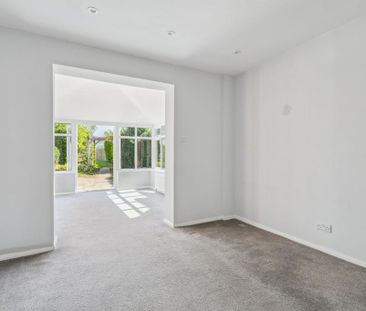 4 bedroom semi-detached house to rent - Photo 5