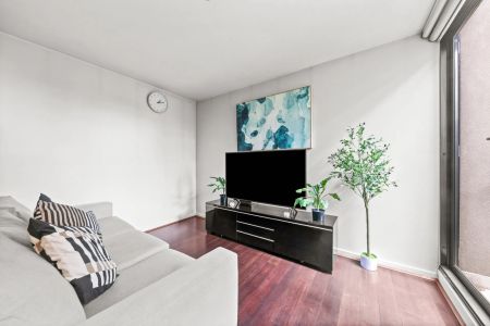 Fully Furnished 1-Bedroom + Study | Balcony + Car Space | Prime Windsor Location | 1 Week Rent-Free! - Photo 5