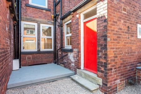 1 bedroom in a house share to rent - Photo 5