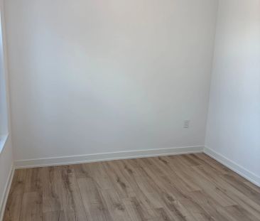 7439 Kingston Road N #1118A - Photo 2