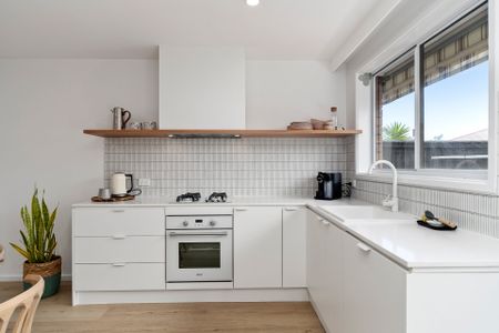 Beauty and the Beach - Furnished Unit - Photo 2