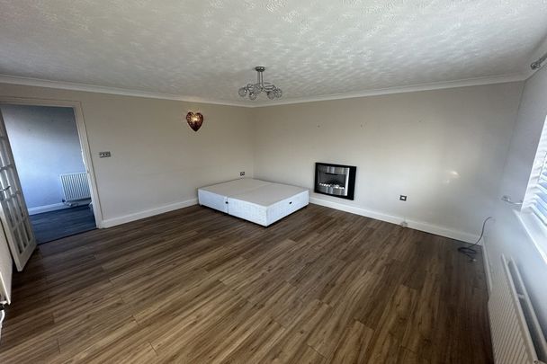 Princess Margaret Avenue - Photo 1