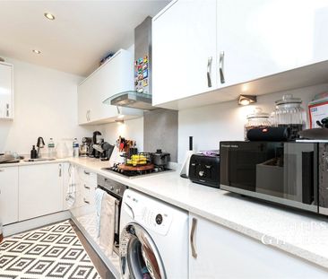 2 Bedroom Flat/Apartment to rent - Photo 6