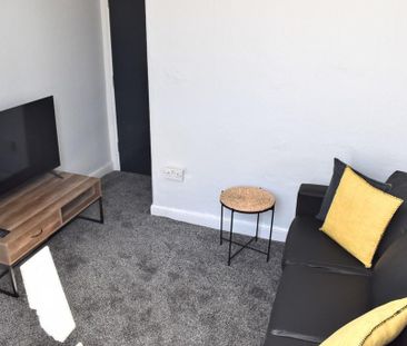 5 bedroom terraced house to rent - Photo 1