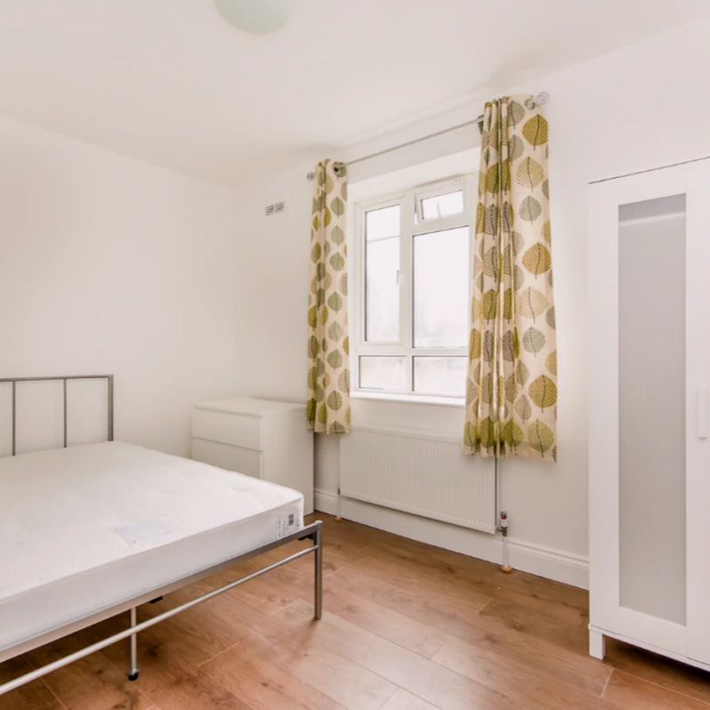 4 Bedroom 1 Bathroom roomC - Photo 1