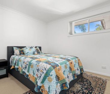 Fully Furnished Townhouse in Convenient Location - Strictly 6 month... - Photo 6