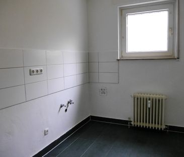 Schöne 3-Zimmer-Wohnung mit Tageslichtbad und Balkon in Hanau-Groß... - Foto 2