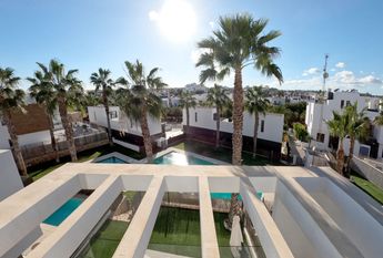 425 Villamartin Paradise