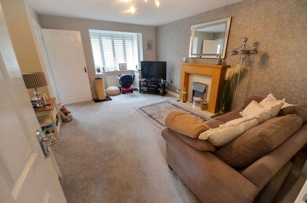 Lingwell Park, Widnes, WA8 9YP - Photo 1