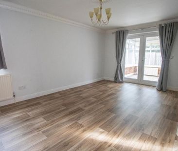 3 bedroom detached bungalow to rent - Photo 2