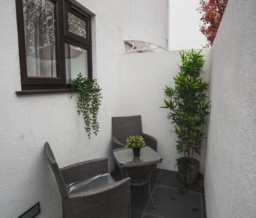 Room in a Shared House, St Olave's Walk, SW16 - Photo 1