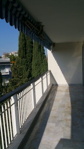 Location Appartement 3 pièces 85m² CANNES 06400 - Photo 3