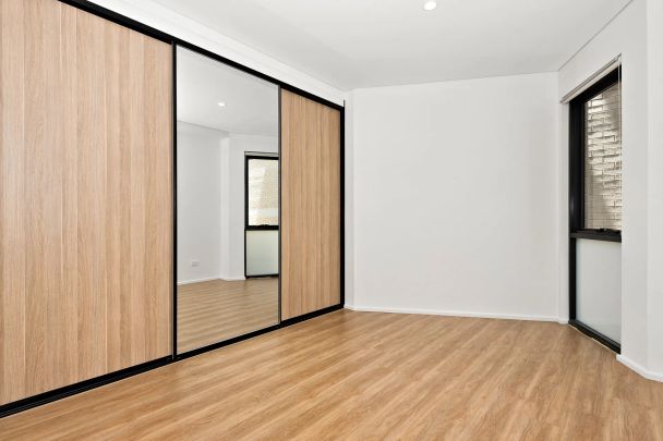 Welcome to "KOI Apartments" Northmead - Photo 1