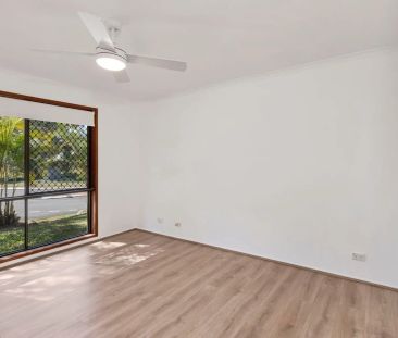 Charming Suburban Family Home: Perfect Blend of Tranquillity and Co... - Photo 5