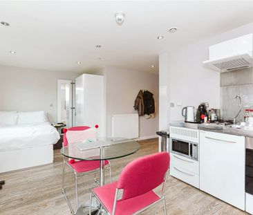 St. Stephens House, - Photo 1