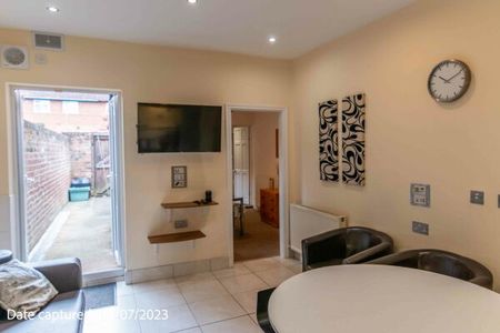 18 Siward Street - Photo 5