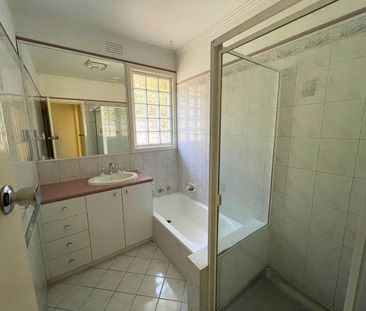 3 Cassinia Avenue, Ashwood, Vic 3147 - Photo 6