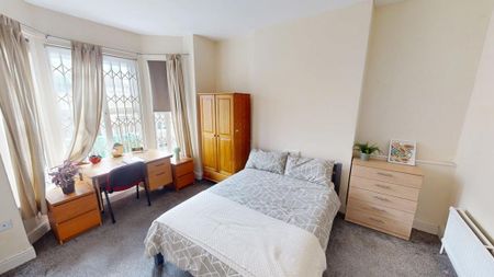 6 bedroom semi-detached house to rent - Photo 4