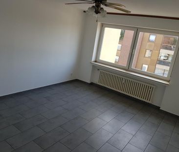 Schicke Zweizimmerwohnung mit Balkon und Einbauküche - Foto 1