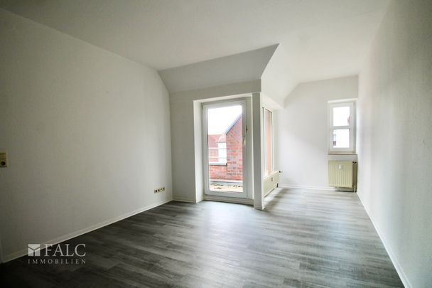 RESERVIERT! **Gemütliche Dachgeschosswohnung im Herzen der Hagenower Innenstadt** - Foto 1