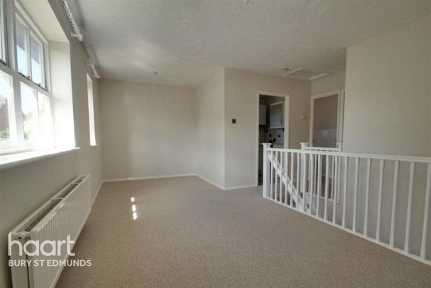 3 bedroom terraced house to rent - Photo 1