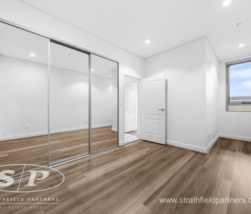 Large unit with great views - Photo 2