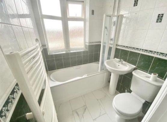 3 Bed Semi-Detached House, Milton Road, LU1 - Photo 1