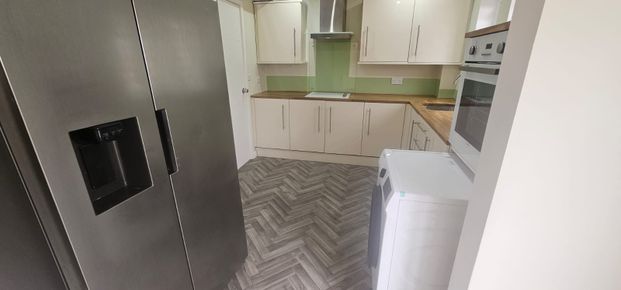 3 Bed - 74 Tower Lane, Leeds - LS12 3SD - Professional - Photo 1