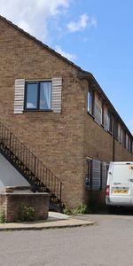 Stratton Road, Swindon - Photo 4