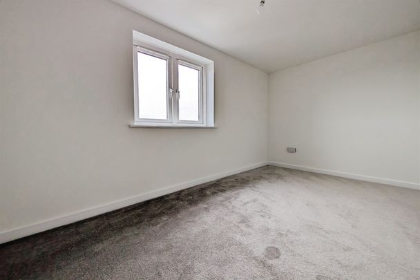 Burlington Mansions, SO15 - Photo 1