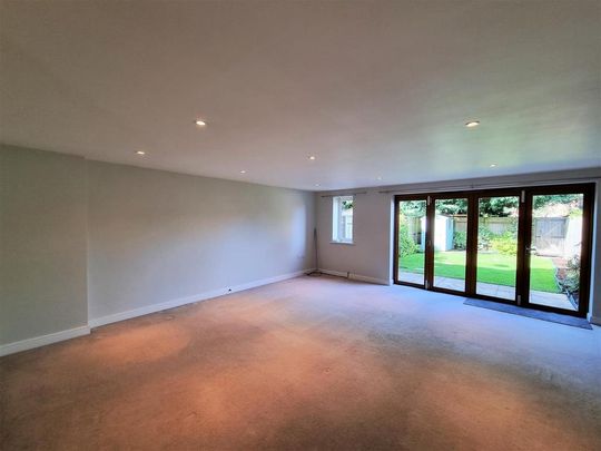 3 bedroom terraced house to rent - Photo 1