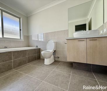 Upgraded near new 5 Bedroom house for rent - Photo 6