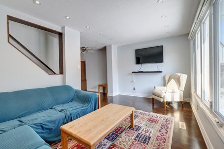 For Lease - 1545 Oran Court, Mississauga, Ontario - Photo 3
