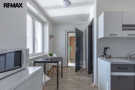 Pronájem bytu 1+1 33 m² - Photo 2