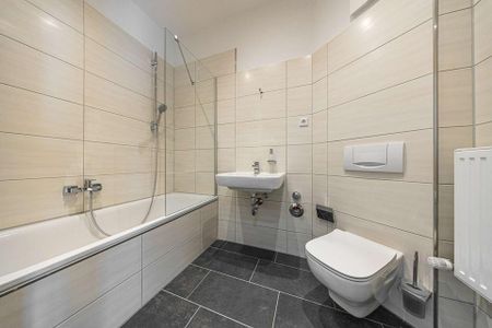 Neu! ✨Großzügige & stilvolle 3-Raum-Wohnung mit neuer Einbauküche - Photo 4