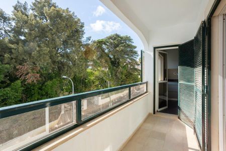 2 Bedroom Apartment, Cascais - Photo 2