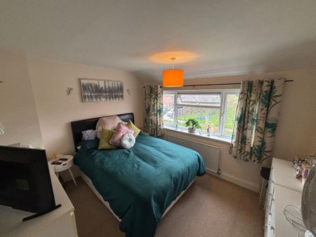 3 bedroom semi-detached house to rent - Photo 3