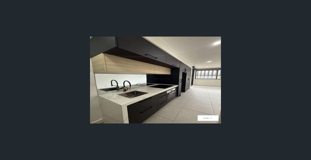 Perfectly located in the heart of Brunswick - Photo 1