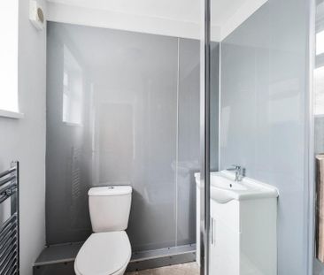 2 bedroom terraced house to rent - Photo 6