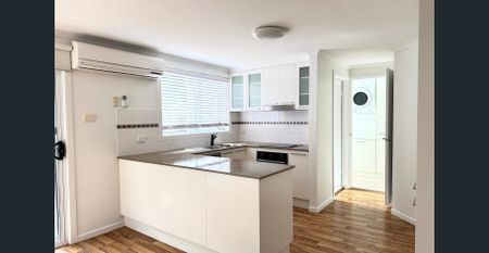 Modern Townhouse Backing onto Nature Reserve & Walk to Beaches - Photo 4