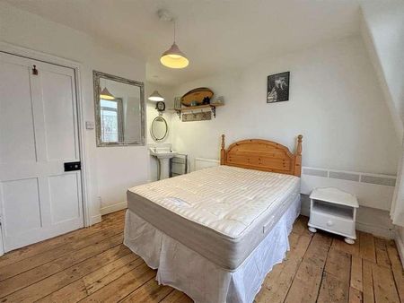 North Marine Road, Scarborough, YO12 - Photo 5