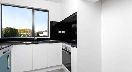 Modern Townhouse in Royal Oak for rent! - Photo 2