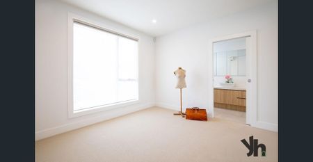 Stop Scrolling. This Is the One. - Photo 3