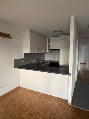 Bel appartement de 3.5 pièces avec cheminée et grand balcon avec vue - Photo 3